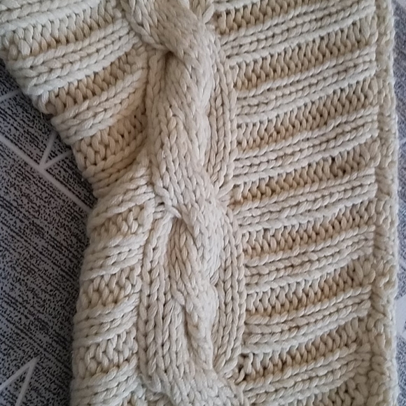 Sweater - Picture 2 of 4